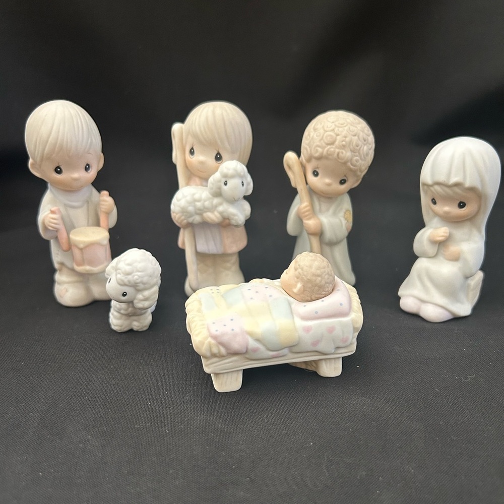 1982 Precious Moments Nativity Set